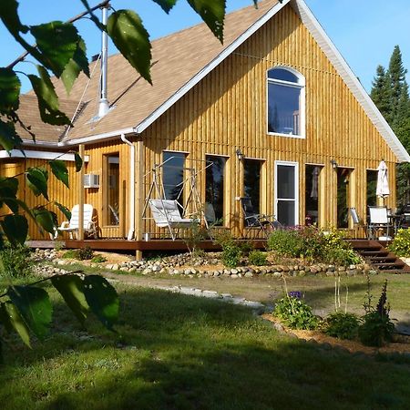 Gite De La Riviere Bed & Breakfast Шибугамо Екстериор снимка