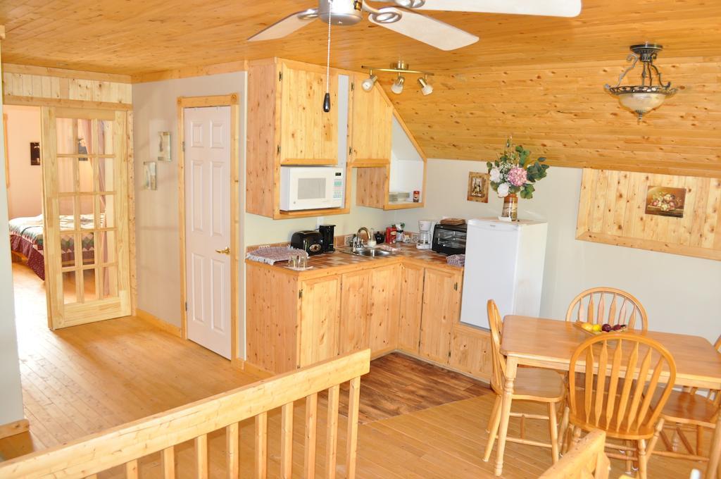 Gite De La Riviere Bed & Breakfast Шибугамо Екстериор снимка